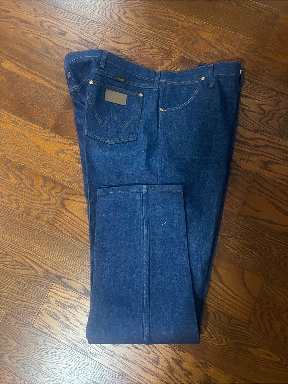 Wrangler Straight Leg Jeans in Dark Blue Denim